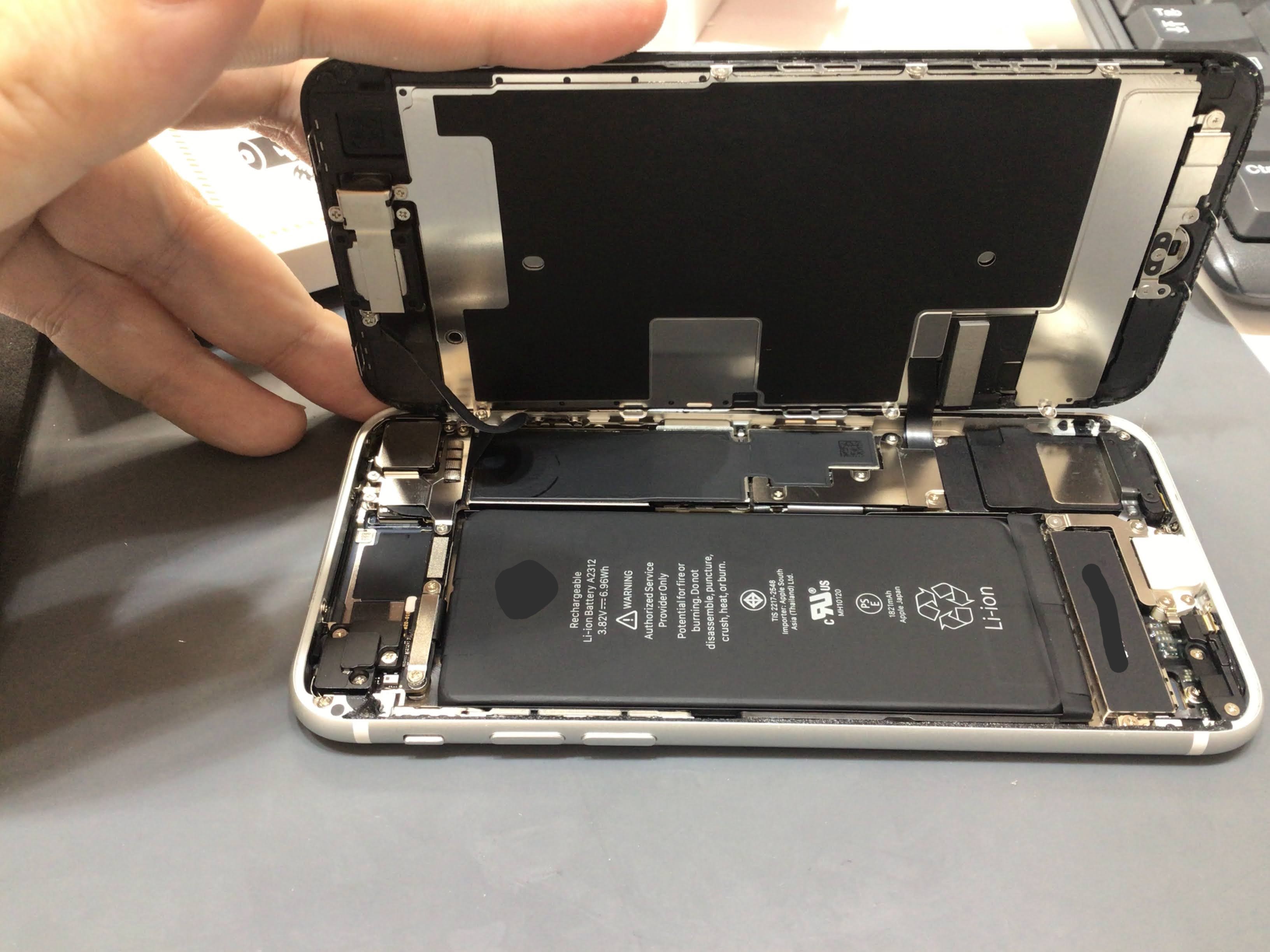 【イーアス高尾】iPhoneSE2のバッテリー交換（データそのまま！）｜電池がすぐ減る症状を最短60分で改善